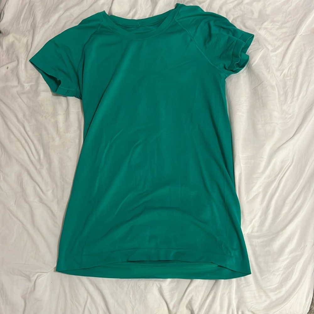 Lululemon swiftly tech short sleeve 2.0.